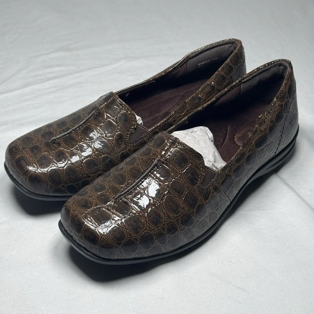 Womens Brown Croc Embossed Comfort Flats Slip‎ On Casual Shoes Size 6.5 Wide